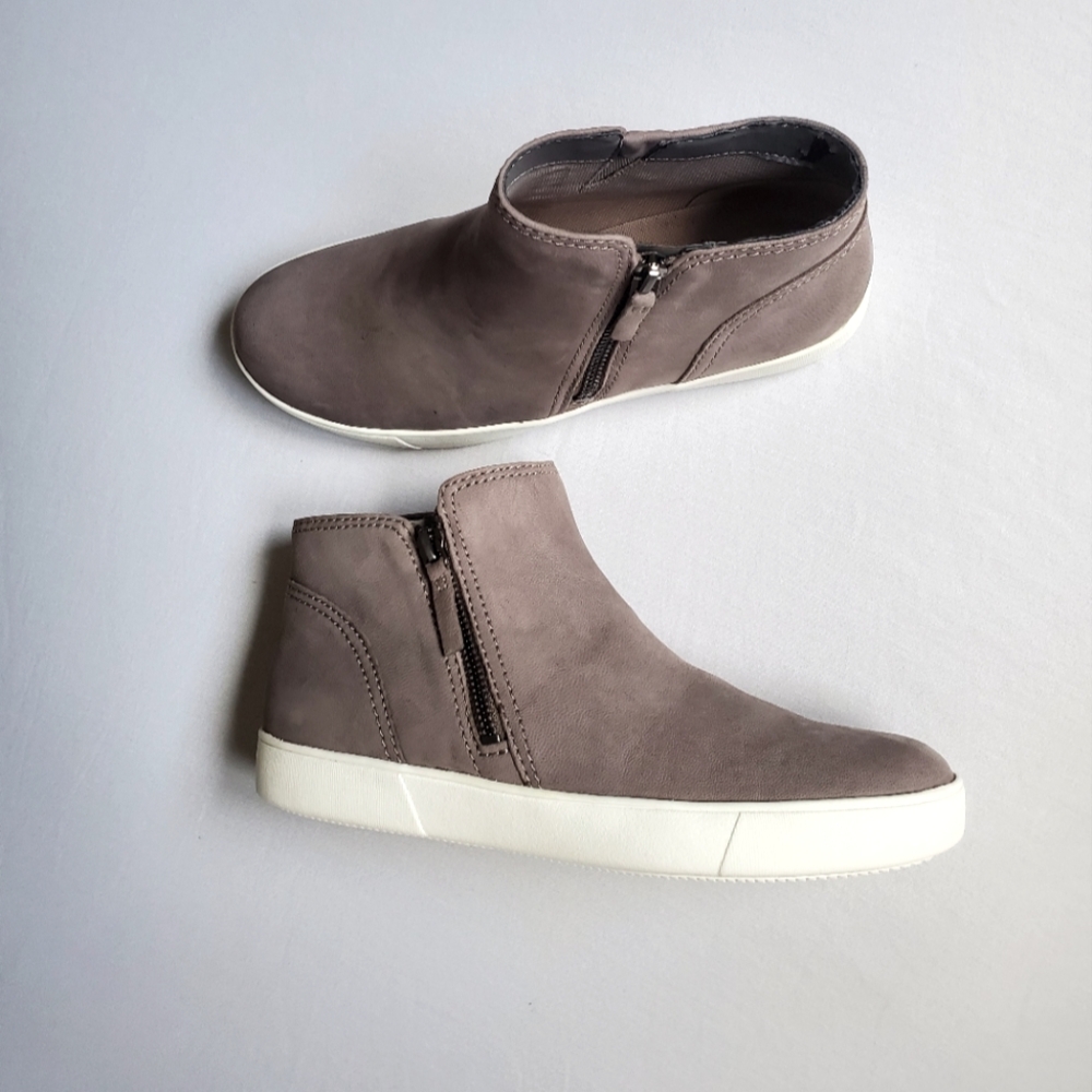 Naturalizer grey boots
